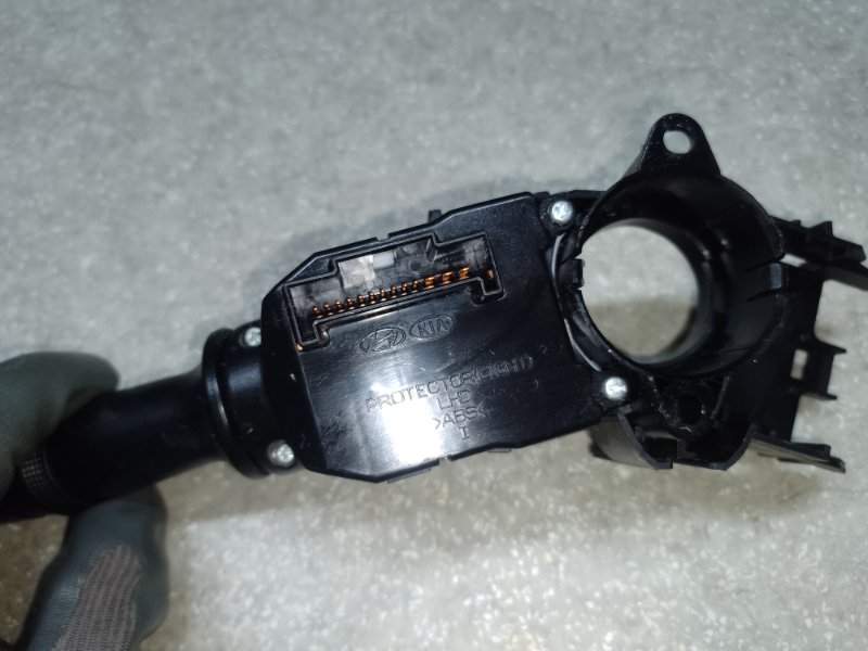 Подрулевой переключатель левый HYUNDAI ELANTRA MD 10-15 1.8 G4NB