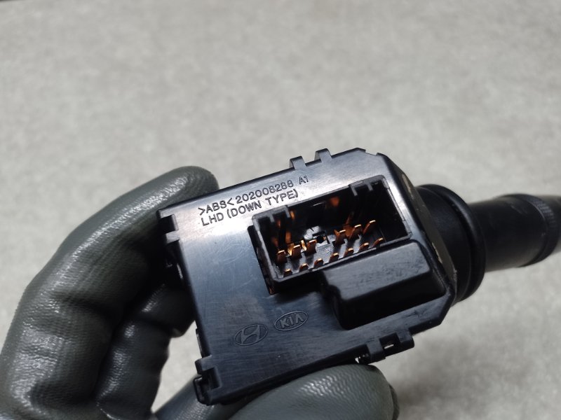 Подрулевой переключатель правый ELANTRA MD 10-15 2013 1.8 G4NB