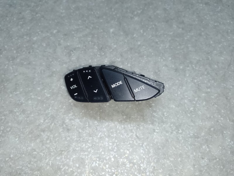 Кнопки на руль левые HYUNDAI ELANTRA MD 10-15 2013 1.8 G4NB 96700-3X500RDR Б/У