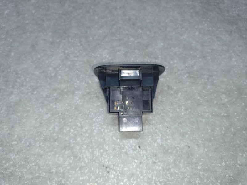 Кнопка закрывания крышки багажника X-TRAIL/ROGUE T32 13-20 2016 2.5 QR25DE