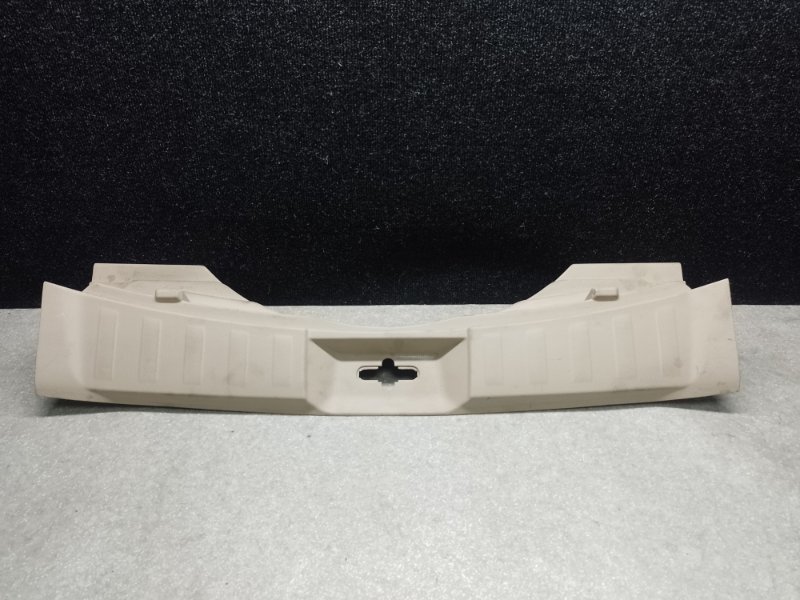 Накладка на порог багажника NISSAN X-TRAIL/ROGUE T32 13-20 2016 2.5 QR25DE 84992-4BA0B Б/У