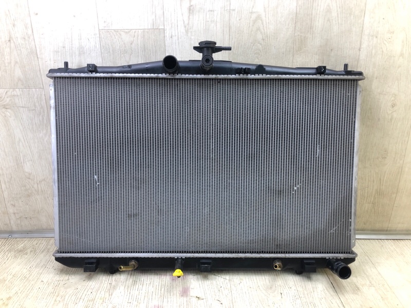 Радиатор основной TOYOTA SIENNA 11-16 2014 3.5 2GR-FE 160410P270 Б/У
