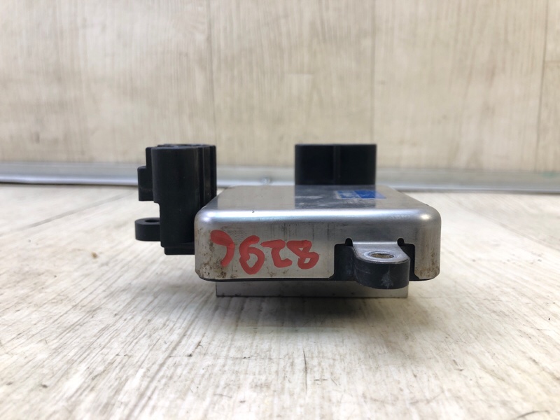 Блок управления вентилятором радиатора VENZA 09-16 2013 3.5 2GR-FE