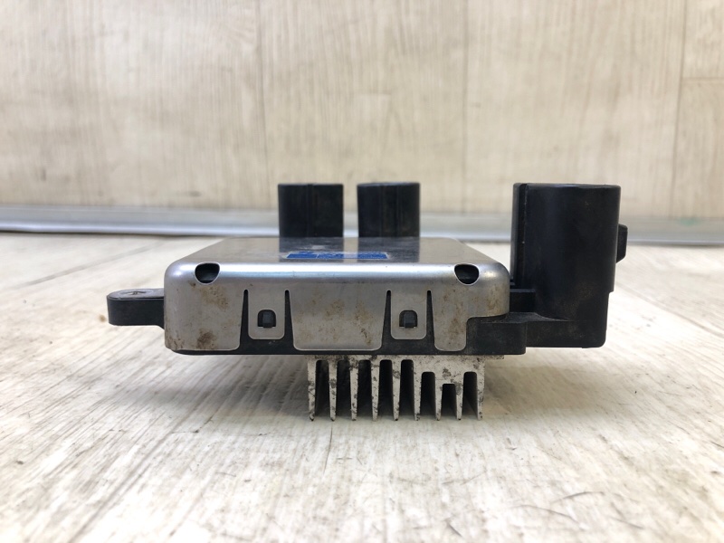 Блок управления вентилятором радиатора VENZA 09-16 2013 3.5 2GR-FE