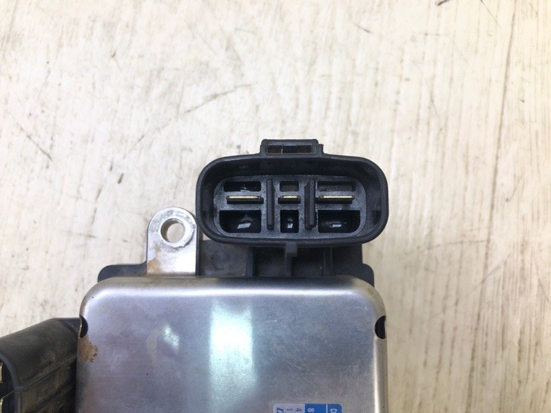 Блок управления вентилятором радиатора VENZA 09-16 2013 3.5 2GR-FE