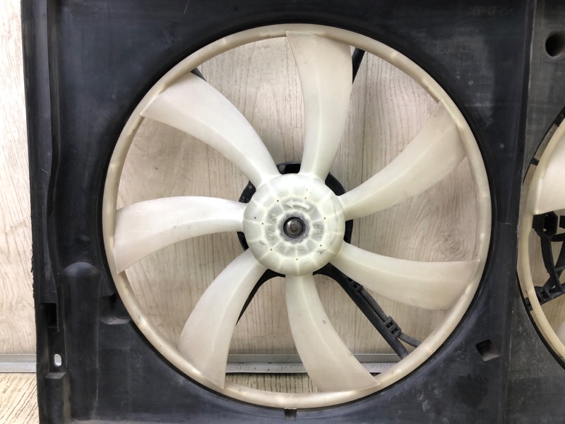 Диффузор вентилятора основного радиатора VENZA 09-16 2013 3.5 2GR-FE