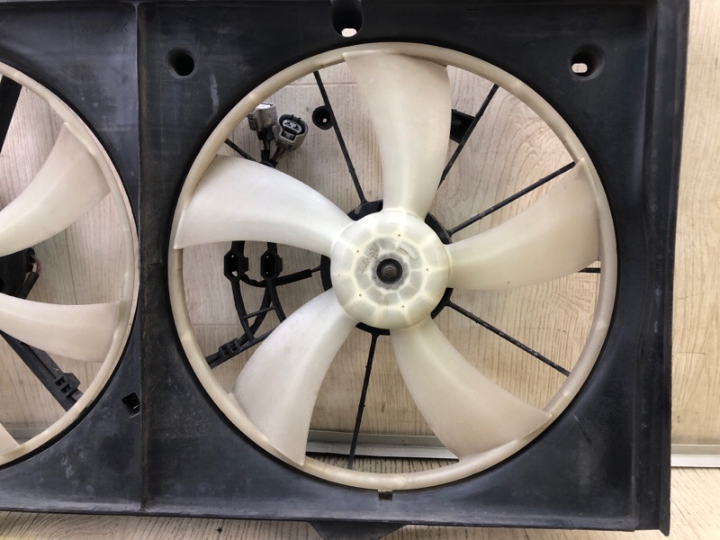 Диффузор вентилятора основного радиатора VENZA 09-16 2013 3.5 2GR-FE