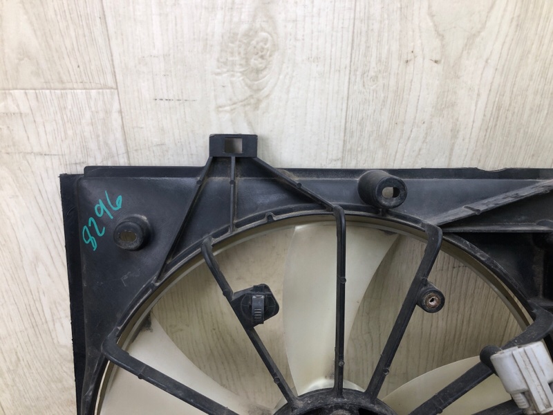 Диффузор вентилятора основного радиатора VENZA 09-16 2013 3.5 2GR-FE