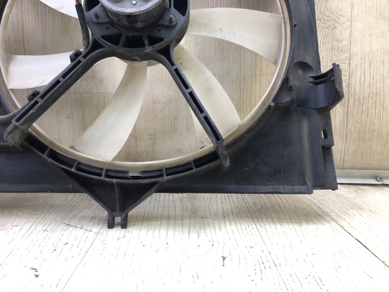 Диффузор вентилятора основного радиатора VENZA 09-16 2013 3.5 2GR-FE