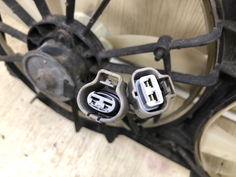 Диффузор вентилятора основного радиатора VENZA 09-16 2013 3.5 2GR-FE