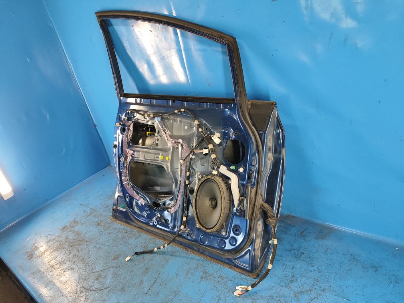 Дверь передняя левая PRIUS PLUS 11-14