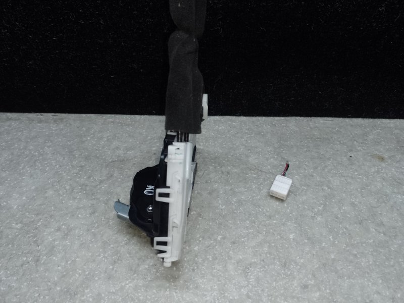 Замок двери передний правый TLX 14-17 2015 Седан 2.4