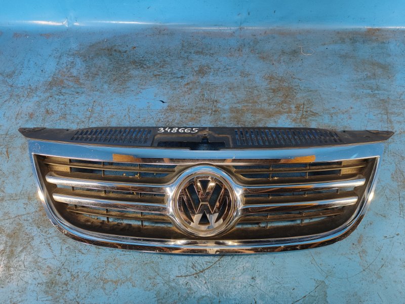 Решетка радиатора VOLKSWAGEN TIGUAN 08-17 5N0853653A Б/У