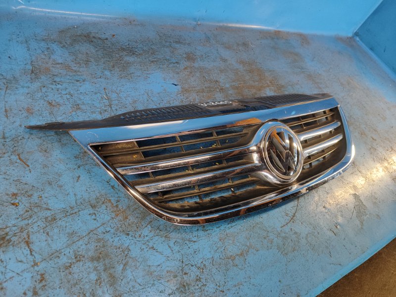 Решетка радиатора TIGUAN 08-17