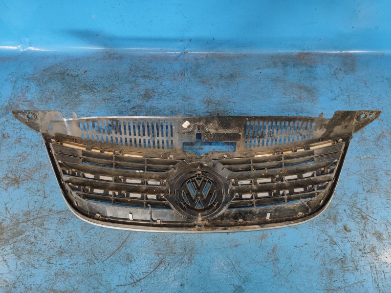 Решетка радиатора TIGUAN 08-17