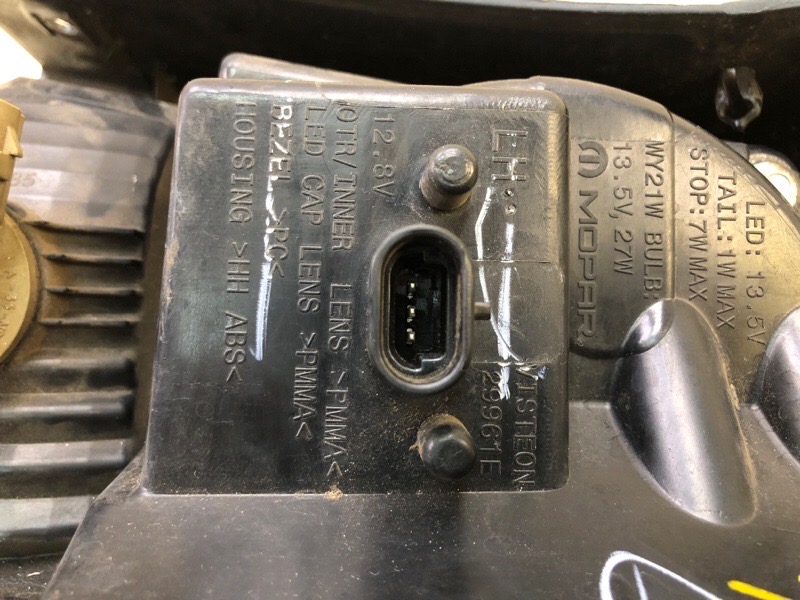 Фонарь наружный левый JOURNEY 08-20 2012 2.4 ED3 Фонарь наружный левый JOURNEY 08-20 2012 2.4 ED3