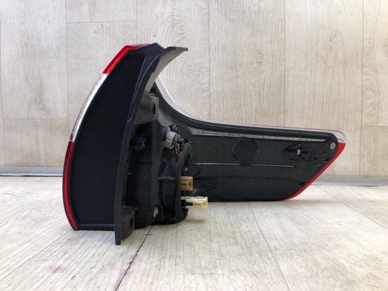 Фонарь наружный левый SIENNA 11-16 2014 3.5 2GR-FE