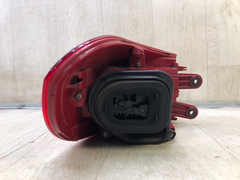 Фонарь наружный правый TIGUAN 08-17 2012 2.0 CCTA