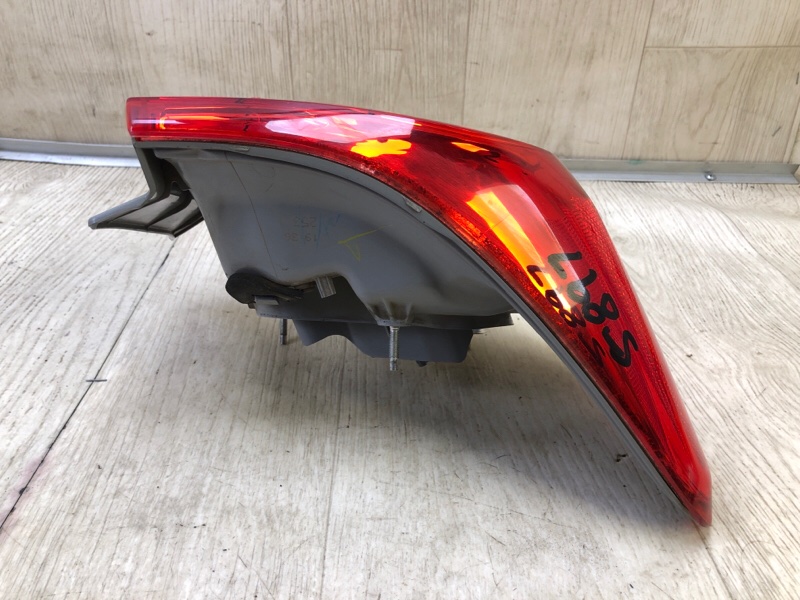 Фонарь наружный левый COROLLA 150 06-13 2011 1.8 2ZRFE