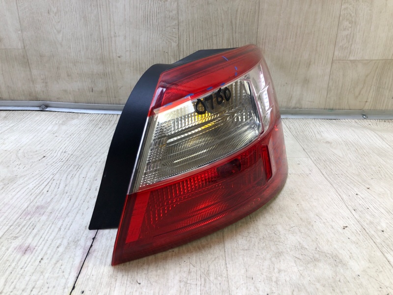 Фонарь наружный правый FORD FOCUS 10-18 2014 2.0 C20HDEX DM5Z-13404-E Б/У