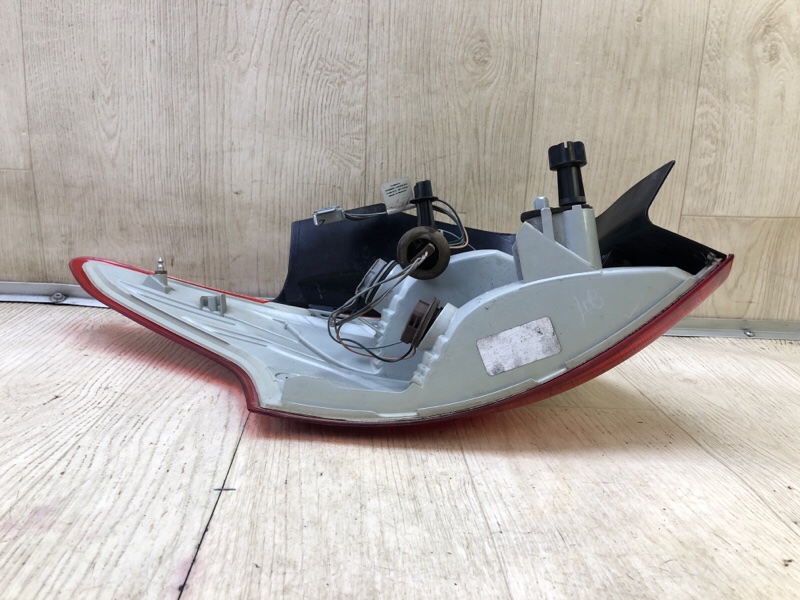 Фонарь наружный правый FOCUS 10-18 2014 2.0 C20HDEX