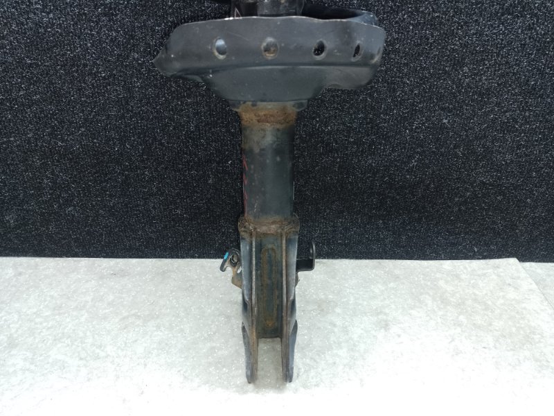 Амортизатор передний правый FORESTER 12-19 2013 2.5 FB25B