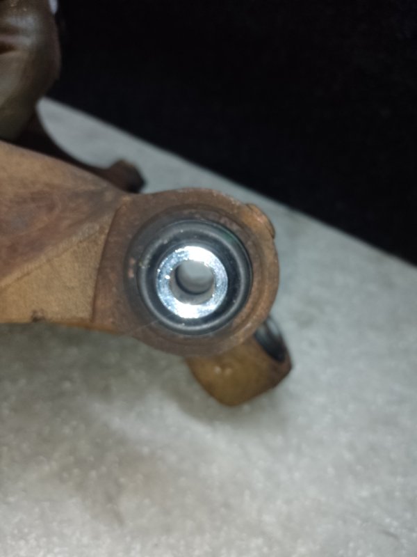 Цапфа задняя левая FORESTER 12-19 2013 2.5 FB25B