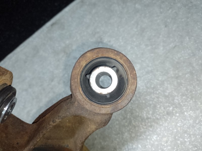 Цапфа задняя правая FORESTER 12-19 2013 2.5 FB25B