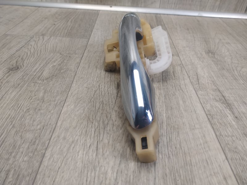 Ручка двери наружная задняя правая SORENTO UM 14- 2017 2.4 G4KJ Ручка двери наружная задняя правая SORENTO UM 14- 2017 2.4 G4KJ