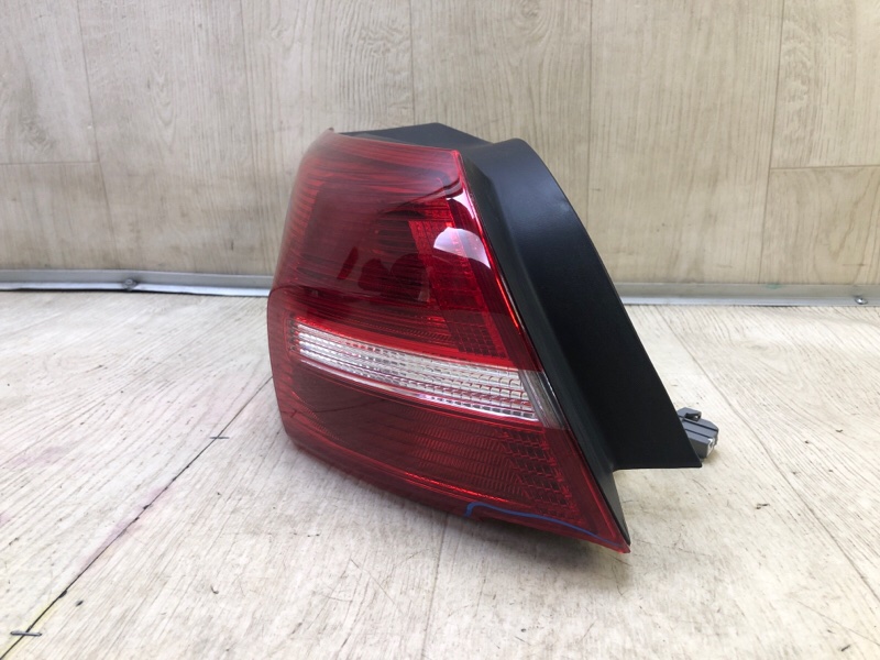 Фонарь наружный левый FOCUS 10-18 2017 2.0 C20HDEX