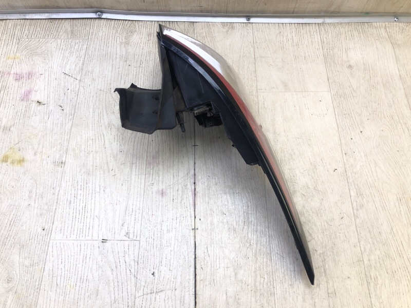 Фонарь наружный левый ESCAPE 12-19 2018 T15HDTX