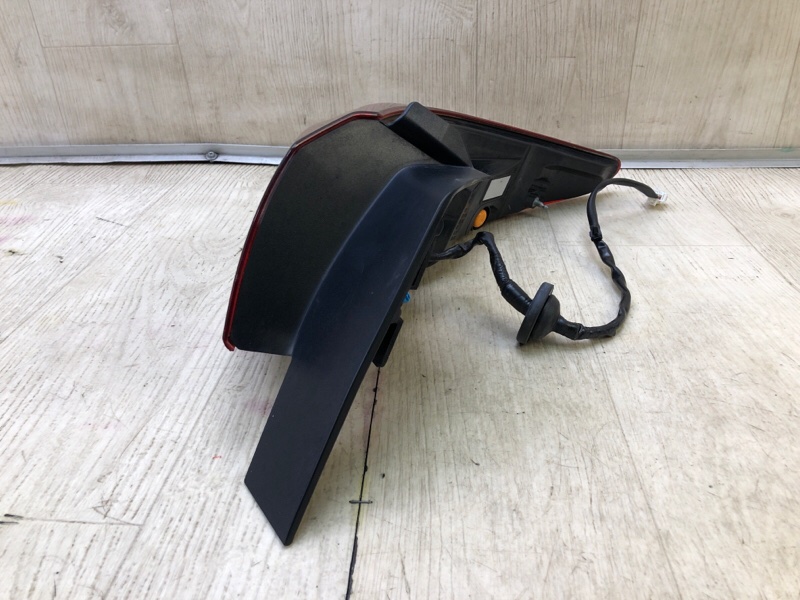 Фонарь наружный левый Q50 20-