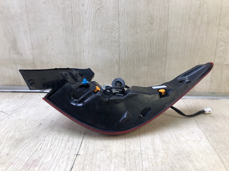 Фонарь наружный левый Q50 20-