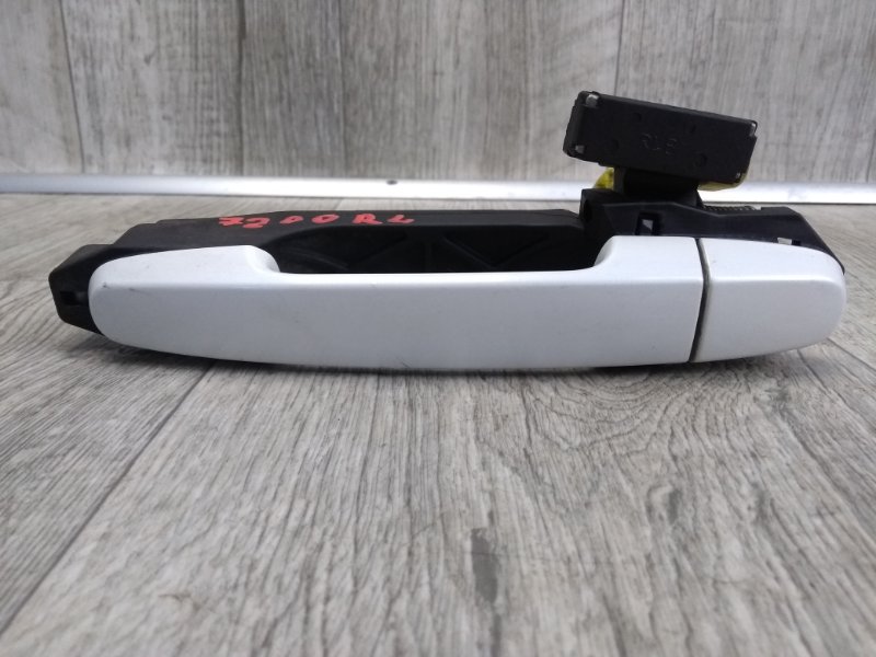 Ручка двери наружная задняя левая TOYOTA RAV4 05-12 2006 2.4 2AZFE 692111222003 Б/У