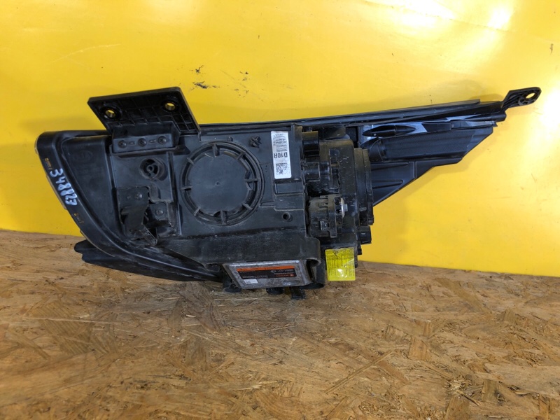 Фара правая NIRO 16-