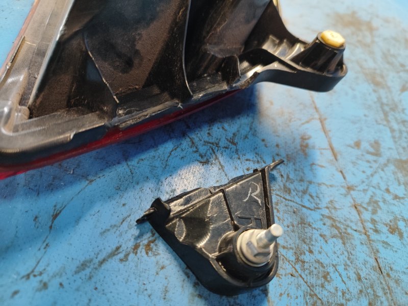 Фонарь внутренний правый OUTBACK 09-14 BR