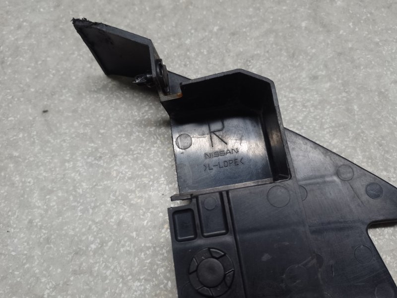 Дефлектор радиатора правый FX/QX70 S51 08-17 2011 3.5 VQ35HR