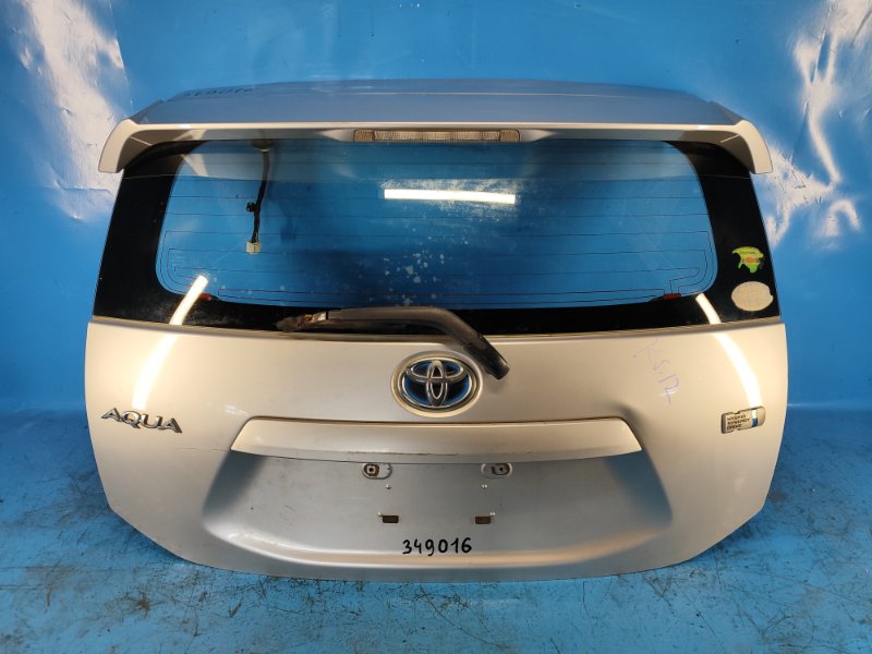 Запчасть крышка багажника TOYOTA PRIUS C/AQUA 11-14 6700552F60 Б/У Крышка багажника TOYOTA PRIUS C/AQUA 11-14 6700552F60 Б/У