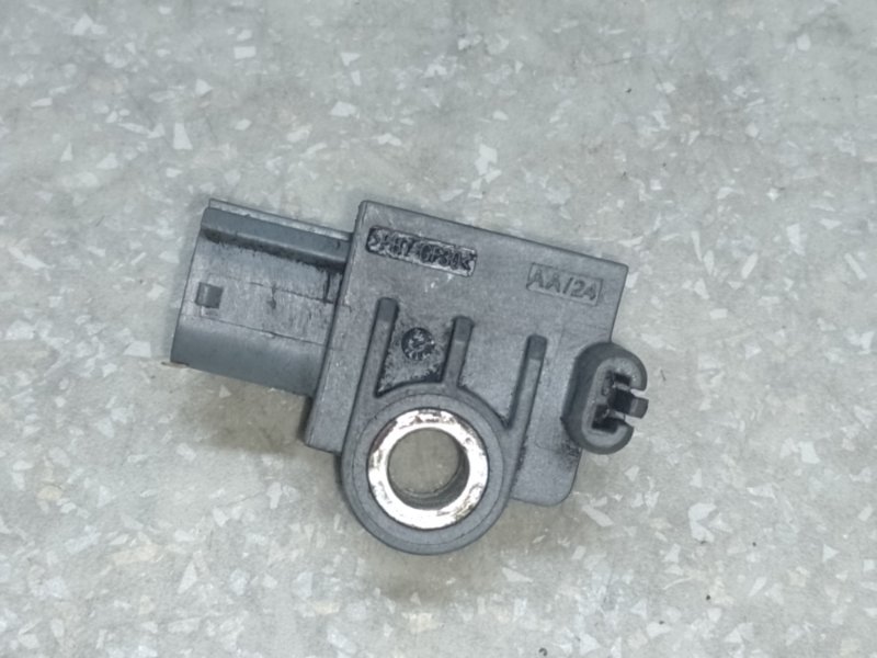 Датчик удара передний левый KIA SORENTO UM 14- 2.4 G4KJ