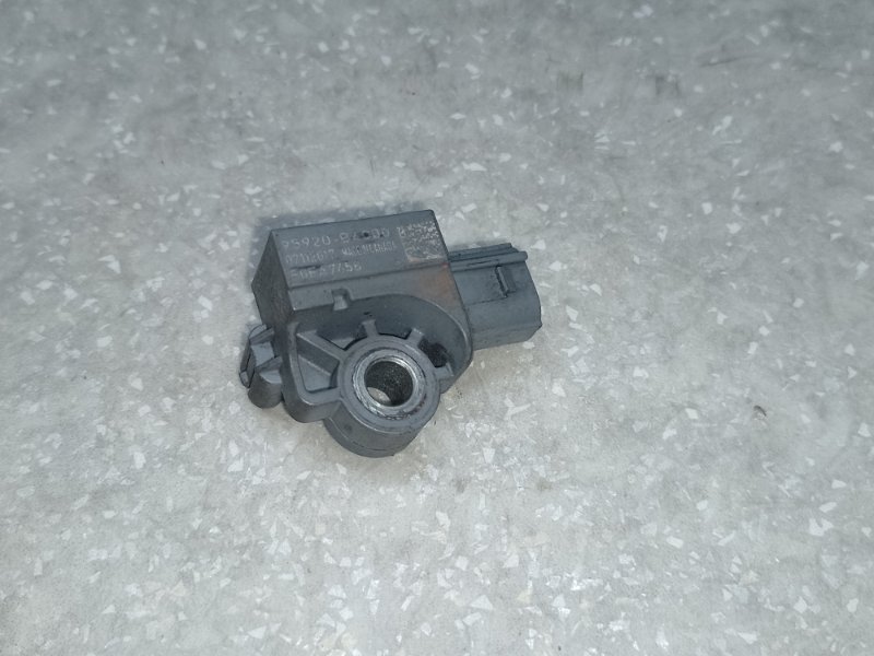 Датчик удара передний правый KIA SORENTO UM 14- 2017 2.4 G4KJ 95920-B4000 Б/У