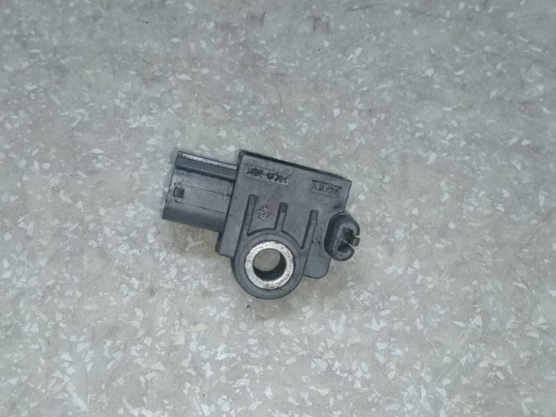 Датчик удара передний правый SORENTO UM 14- 2017 2.4 G4KJ