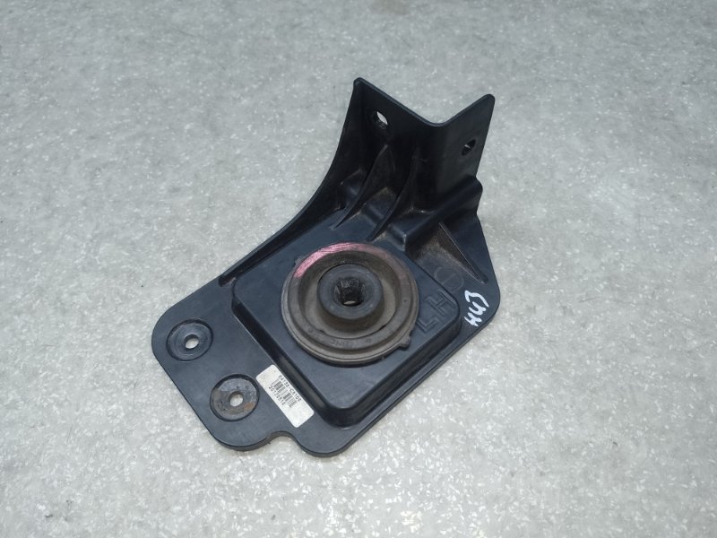 Крепление радиатора левое KIA SORENTO UM 14- 2017 2.4 G4KJ 64136-C5100 Б/У