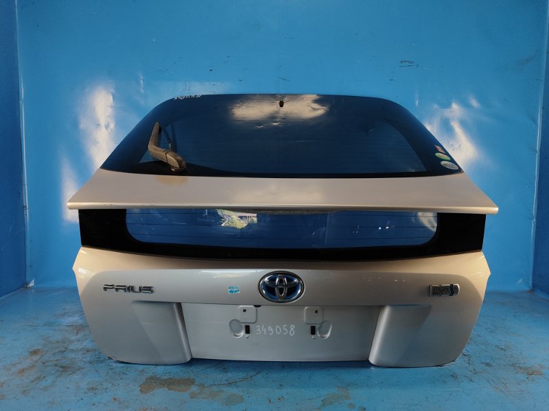Запчасть крышка багажника TOYOTA PRIUS 16- 67005-47450 Б/У Крышка багажника TOYOTA PRIUS 16- 67005-47450 Б/У