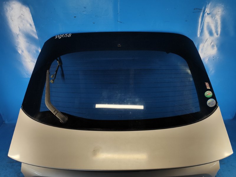Крышка багажника PRIUS 16- Крышка багажника PRIUS 16-