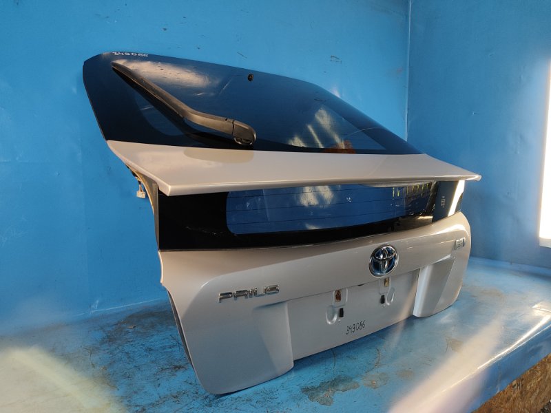 Крышка багажника TOYOTA PRIUS 16- Крышка багажника TOYOTA PRIUS 16-