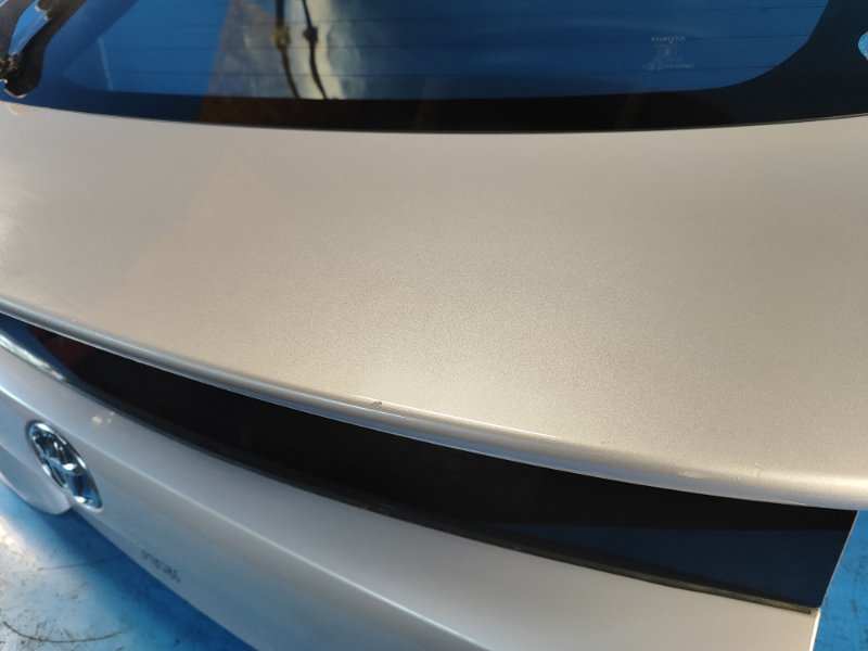 Крышка багажника PRIUS 16- Крышка багажника PRIUS 16-