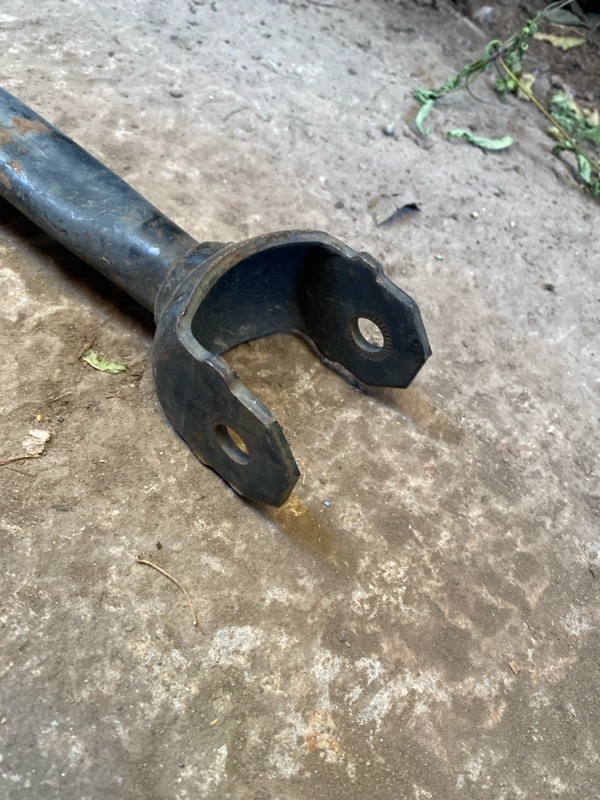 Рычаг задней подвески продольный задний правый VENZA 09-16 Рычаг задней подвески продольный задний правый VENZA 09-16