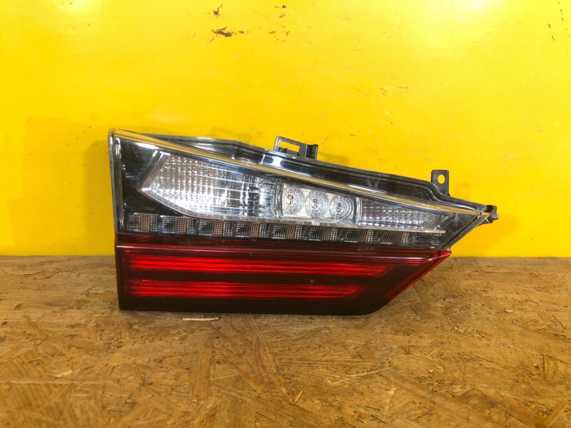 Фонарь внутренний левый LEXUS RX350/450 15-22 81590-0E090 Б/У