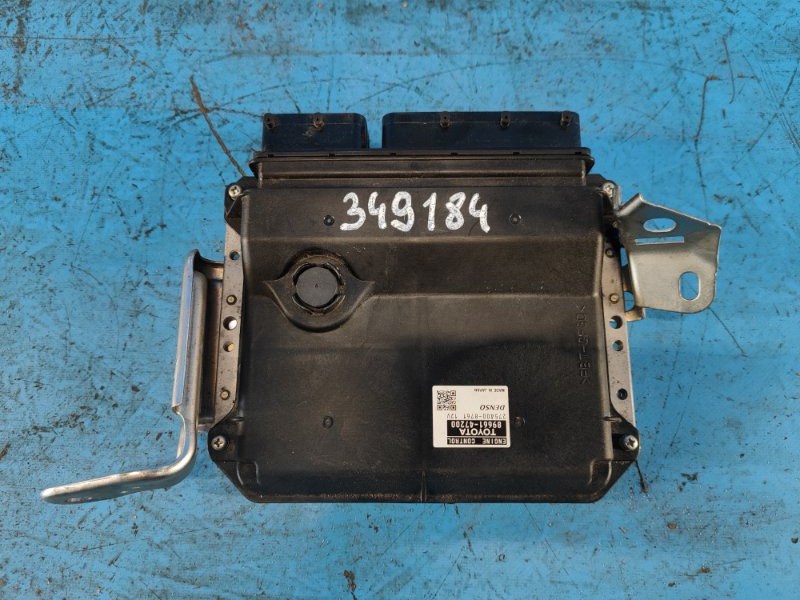 Блок управления двигателем TOYOTA PRIUS - 30 09-17 8966147200 Б/У