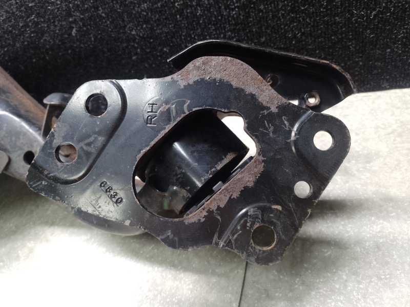 Рычаг задней подвески продольный правый X-TRAIL/ROGUE T32 13-20 2016 2.5 QR25DE Рычаг задней подвески продольный правый X-TRAIL/ROGUE T32 13-20 2016 2.5 QR25DE